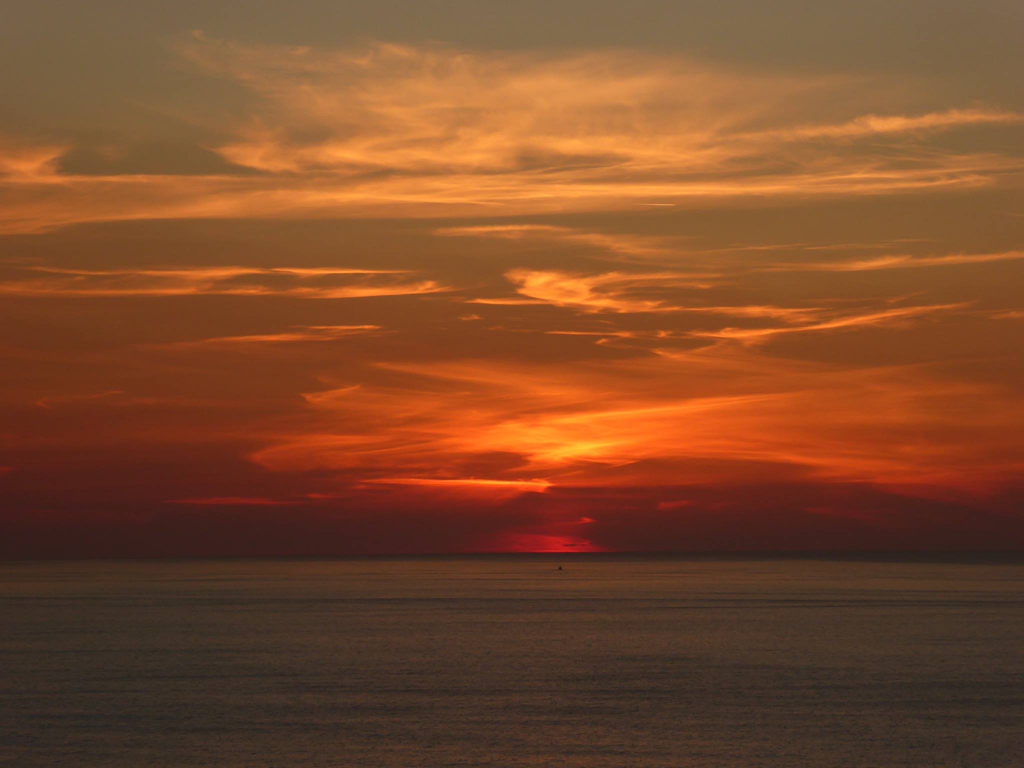 Foto puesta de sol en el mar Cantábrico